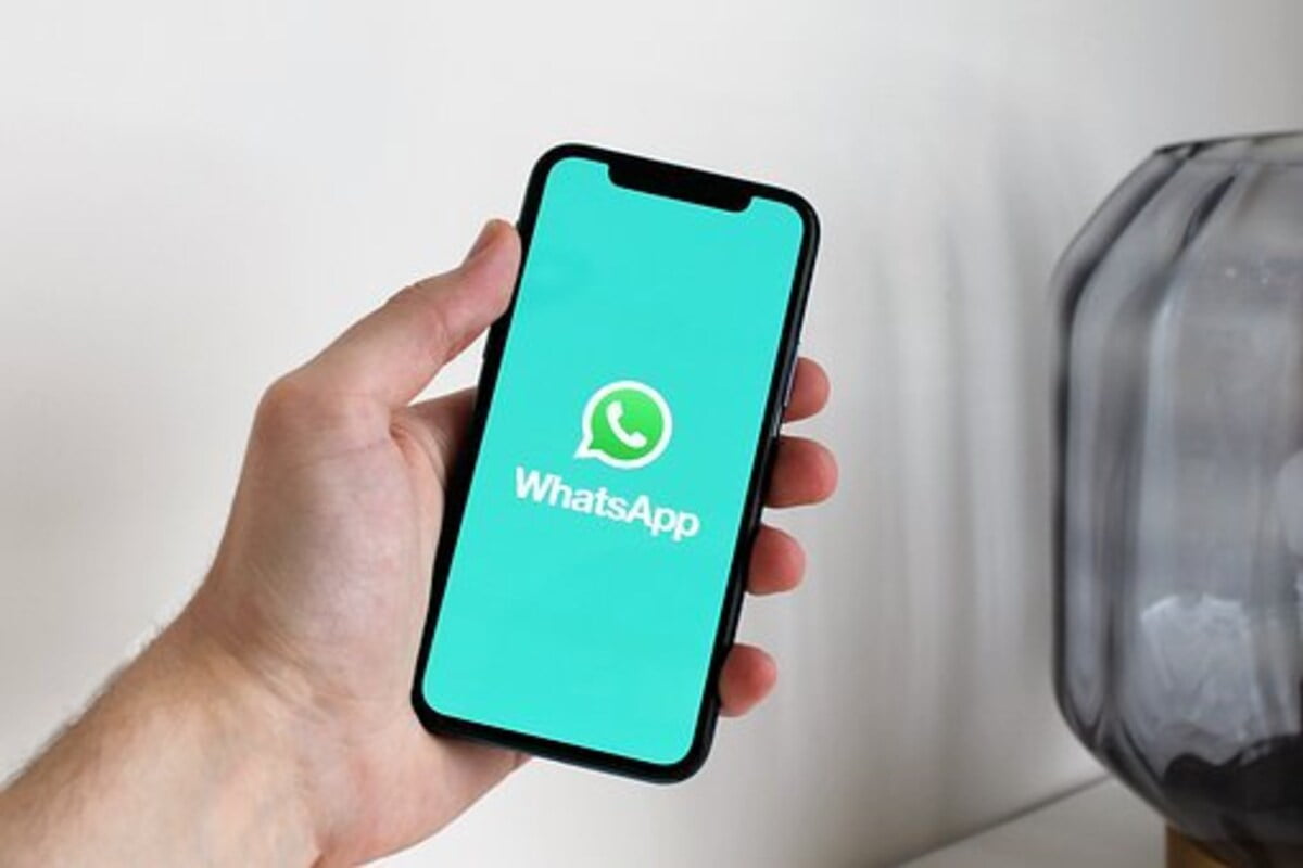 how-to-install-whatsapp-on-your-phone-thedailyengage